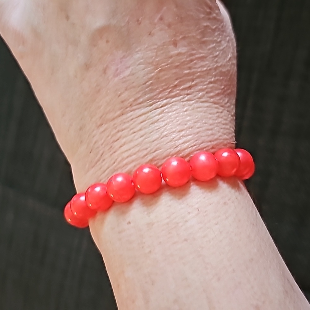 Vintage Plastic Coral Beaded Bracelet Box A/2
